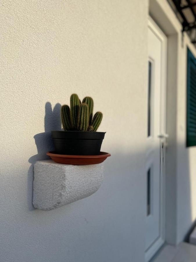 Studio Apartment Dona Trogir Buitenkant foto