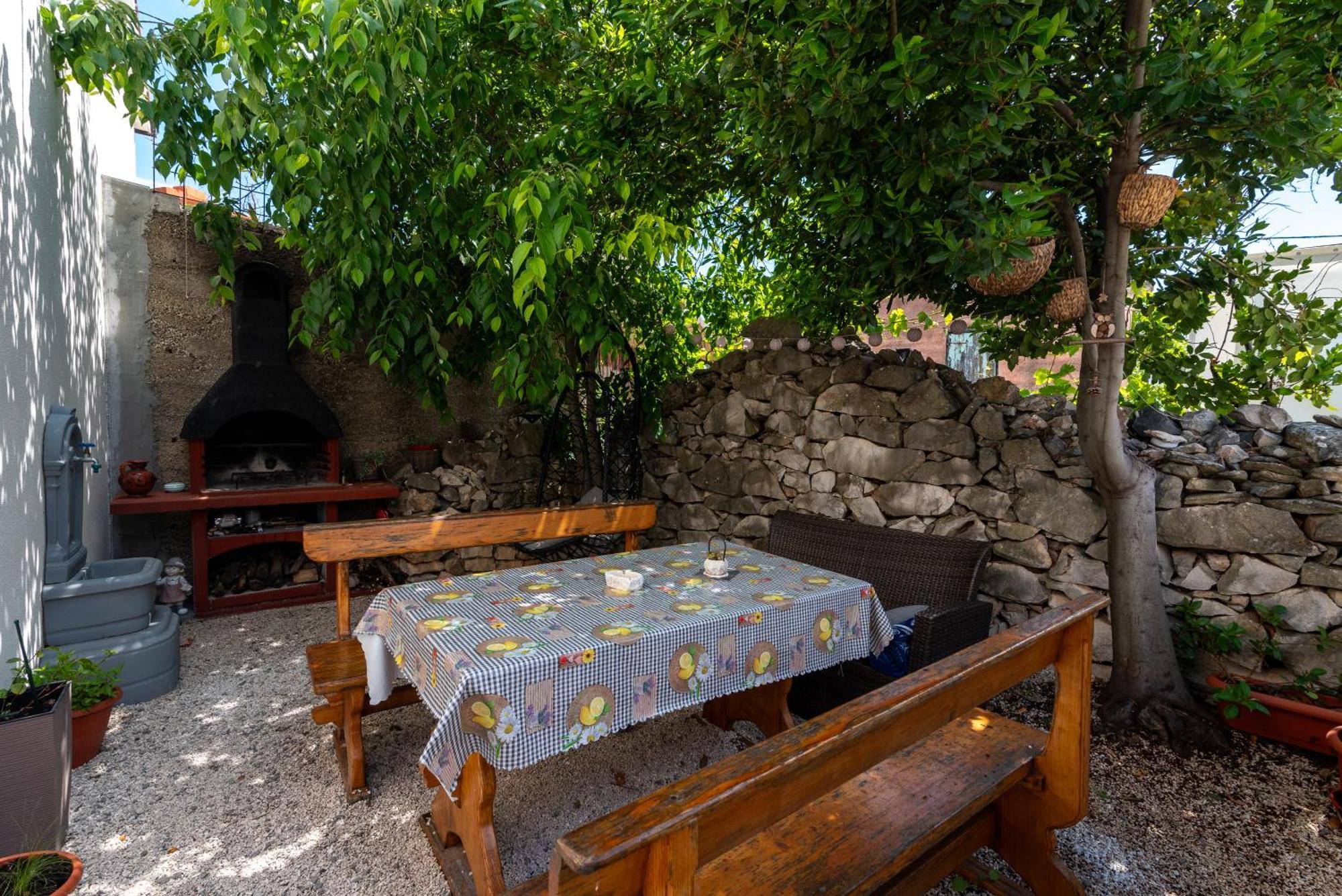 Studio Apartment Dona Trogir Buitenkant foto