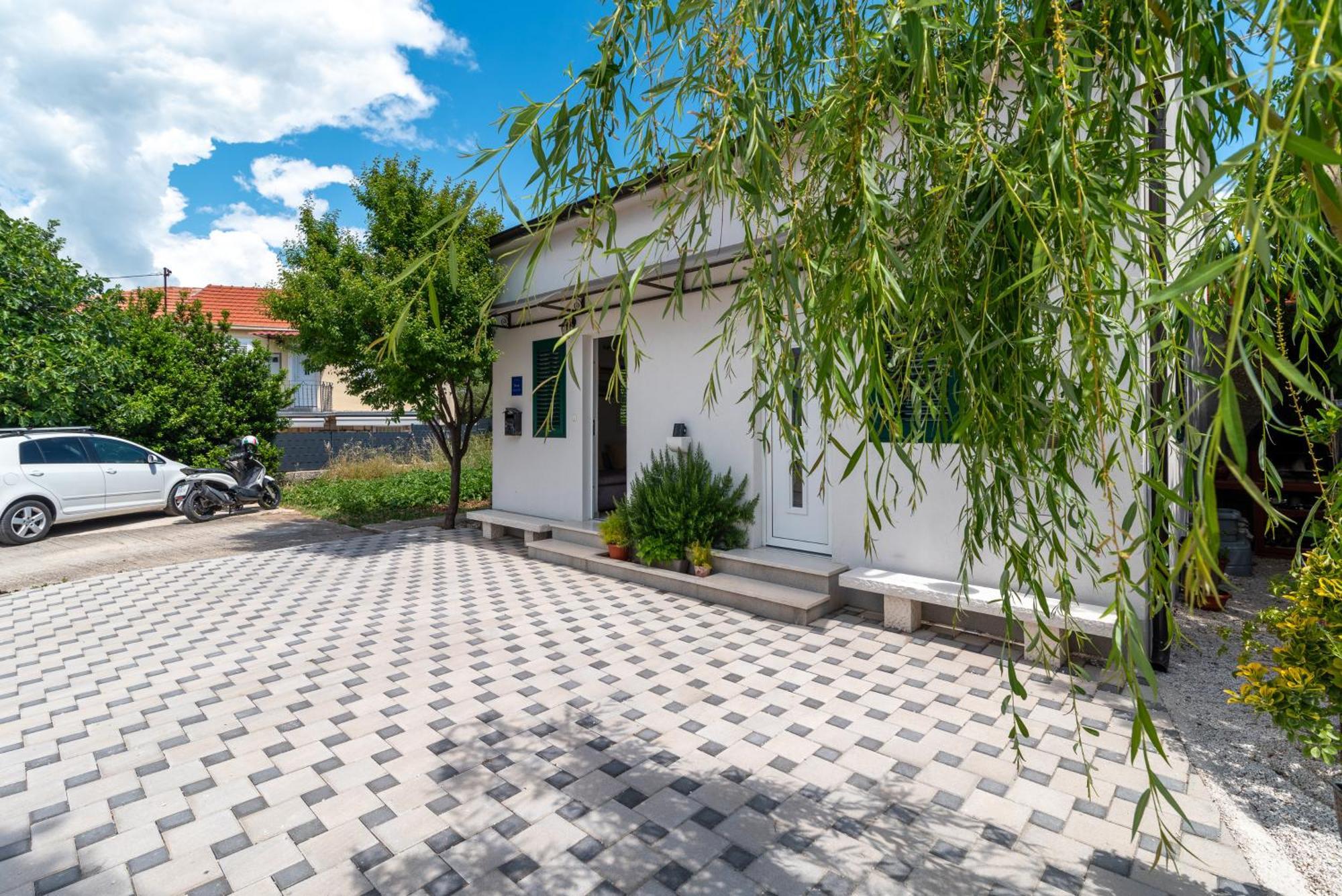 Studio Apartment Dona Trogir Buitenkant foto