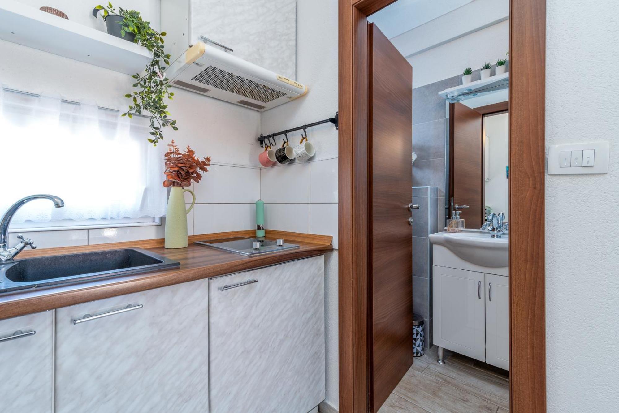 Studio Apartment Dona Trogir Buitenkant foto