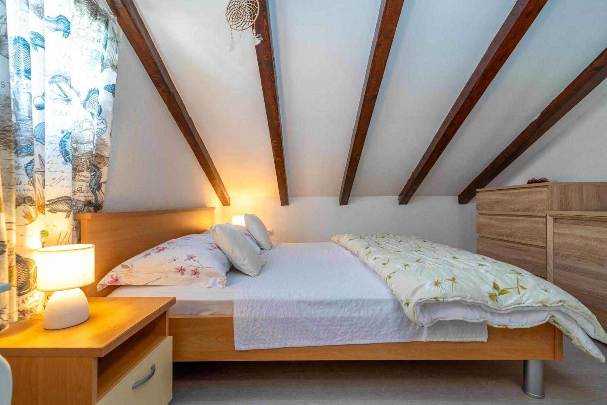 Studio Apartment Dona Trogir Buitenkant foto