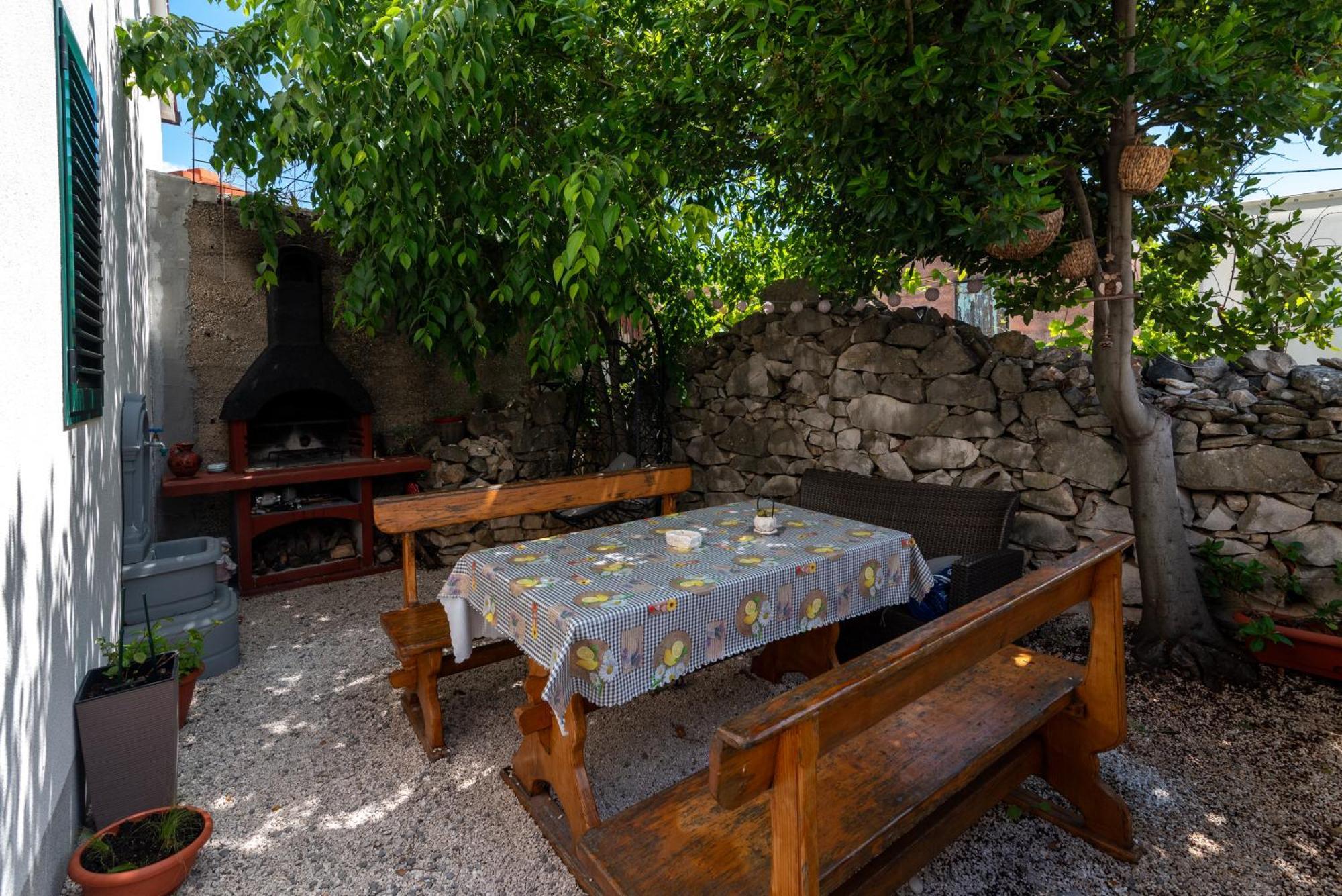 Studio Apartment Dona Trogir Buitenkant foto