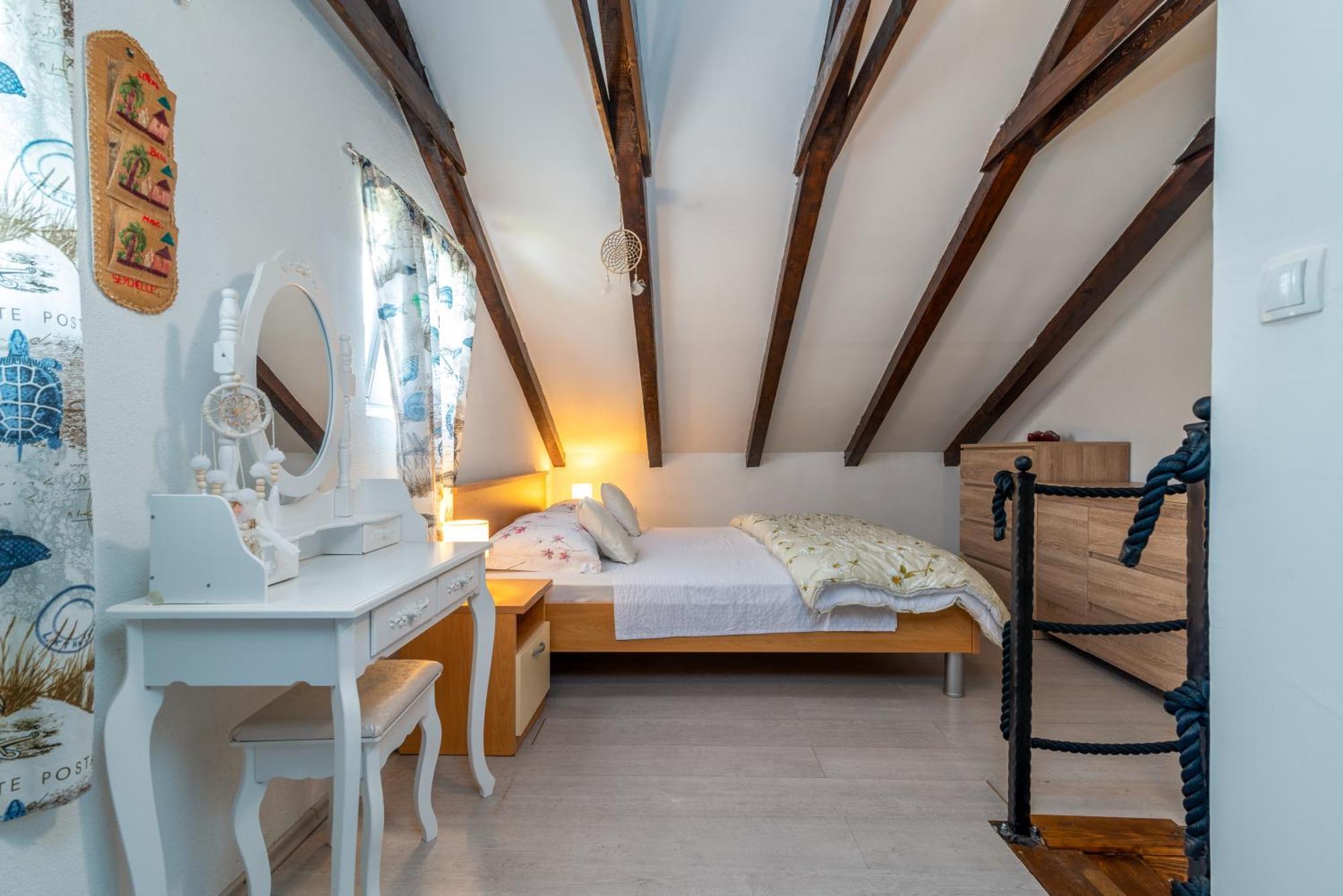 Studio Apartment Dona Trogir Buitenkant foto